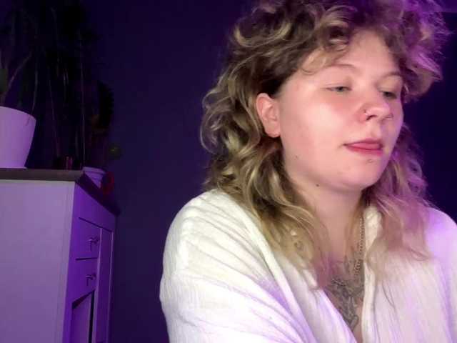 AlinaSweet live cam on BongaCams