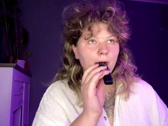 AlinaSweet live cam on BongaCams