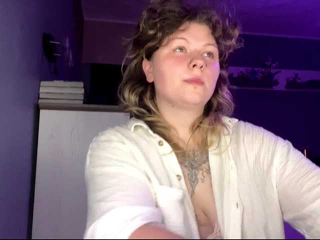 AlinaSweet live cam on BongaCams