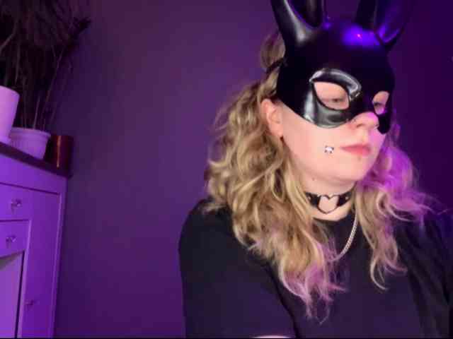 AlinaSweet webcam