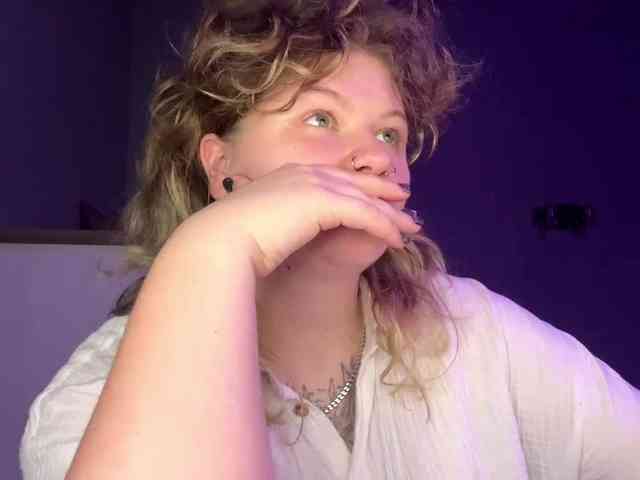 AlinaSweet webcam