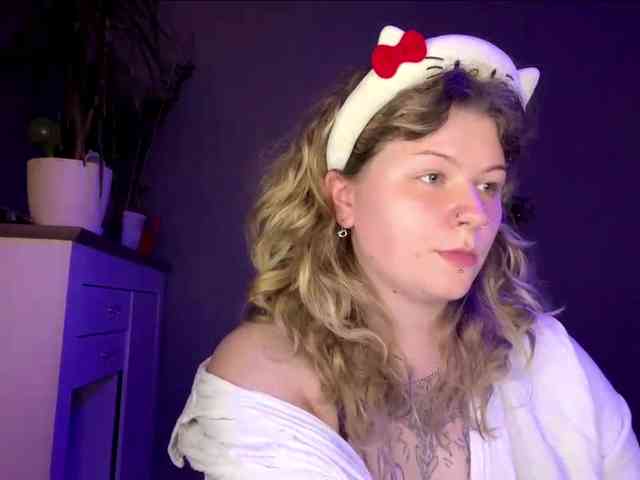 AlinaSweet webcam