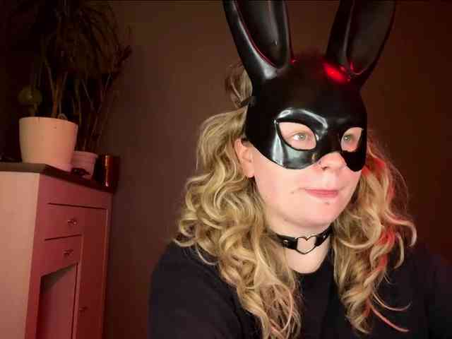 AlinaSweet webcam