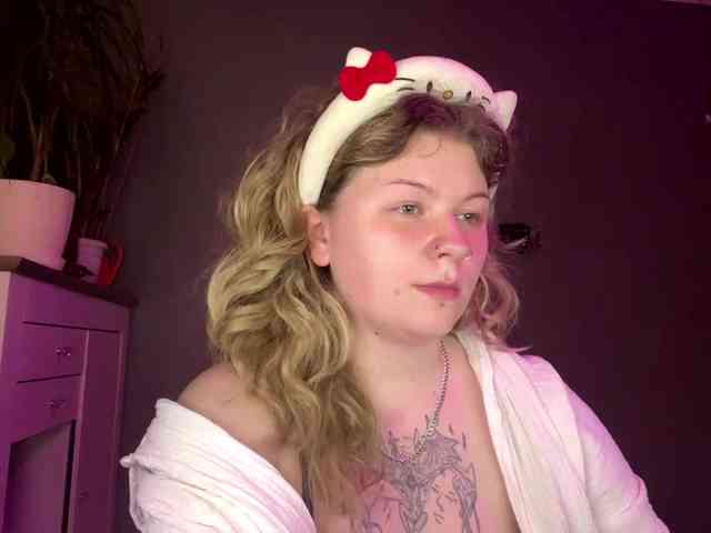 AlinaSweet webcam
