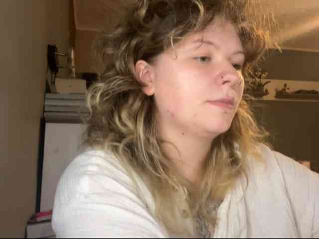 AlinaSweet webcam