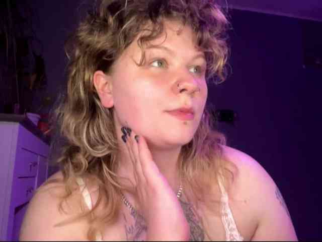 AlinaSweet webcam