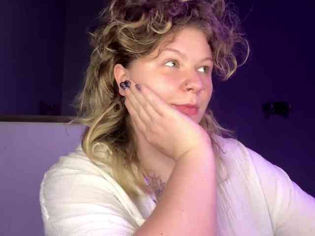 AlinaSweet webcam