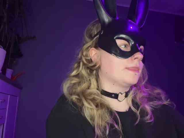 AlinaSweet webcam
