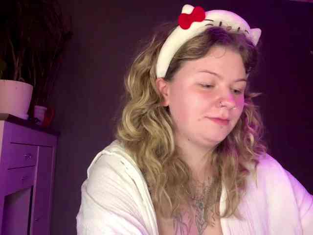 AlinaSweet webcam