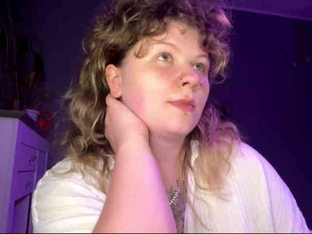 Model: AlinaSweet