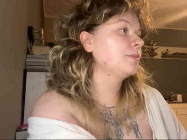 AlinaSweet webcam