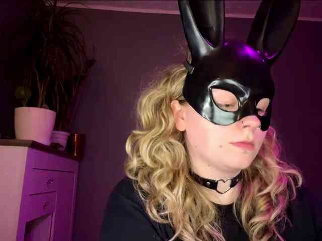 AlinaSweet webcam