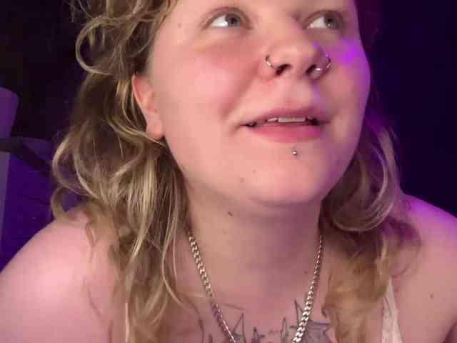 AlinaSweet webcam