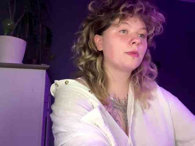 AlinaSweet webcam