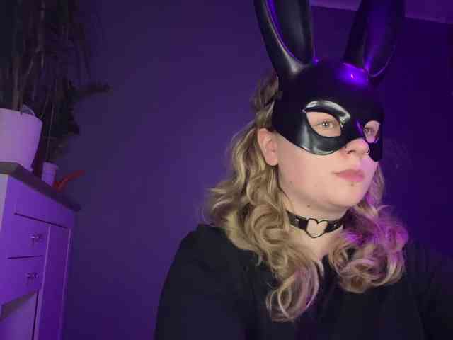 AlinaSweet webcam
