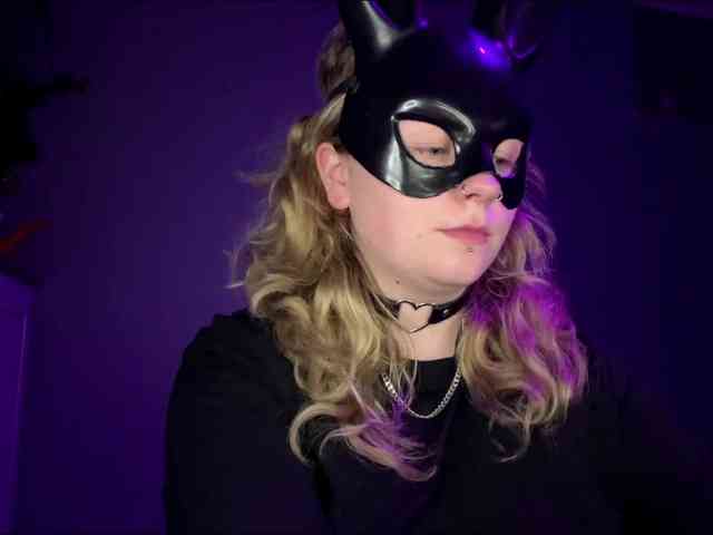 AlinaSweet webcam