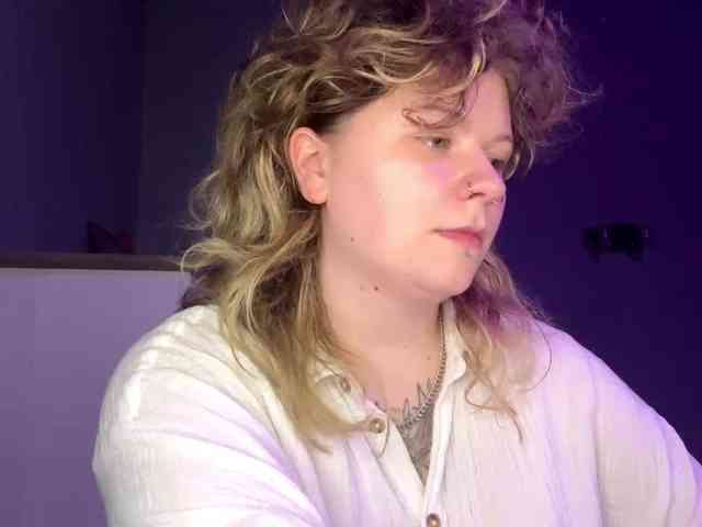 AlinaSweet webcam