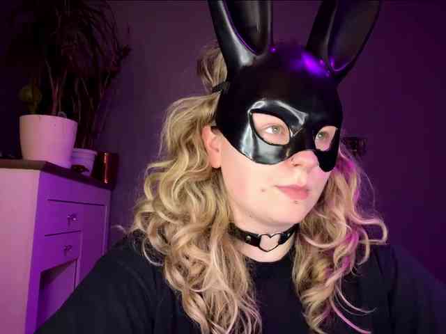 AlinaSweet webcam