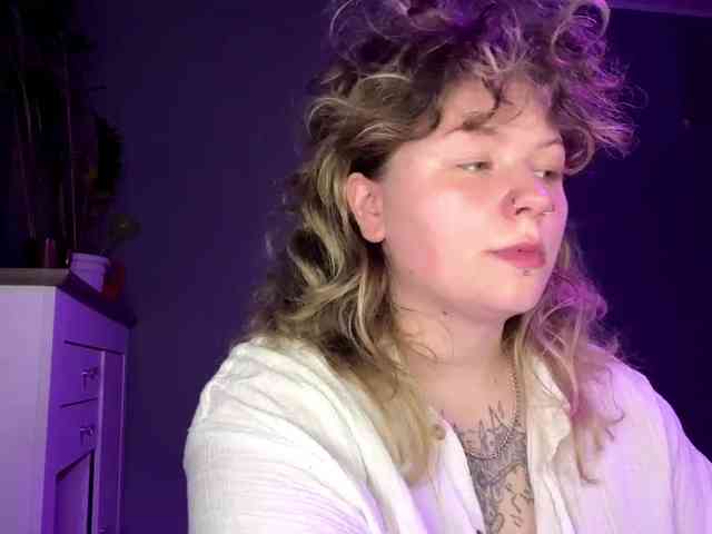 AlinaSweet webcam