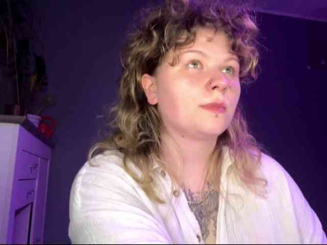 AlinaSweet webcam