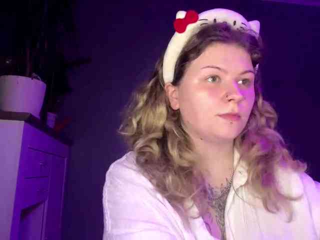 AlinaSweet webcam