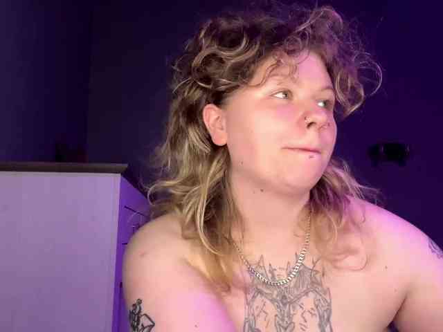 AlinaSweet webcam