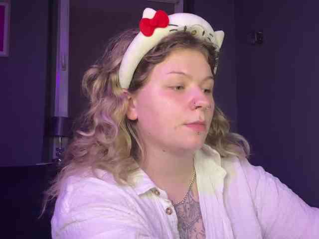 AlinaSweet webcam