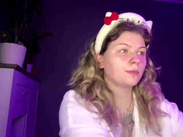AlinaSweet webcam