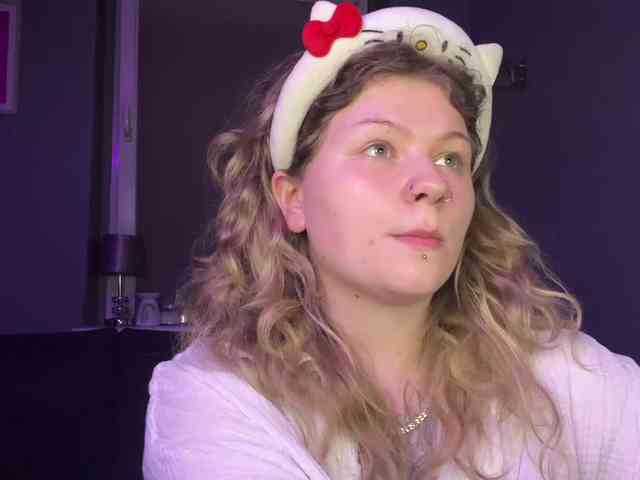 AlinaSweet webcam