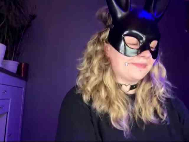 AlinaSweet webcam