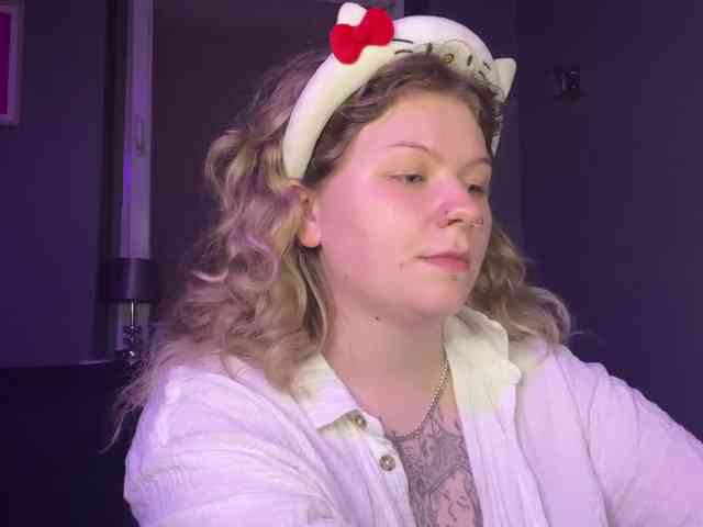 AlinaSweet webcam