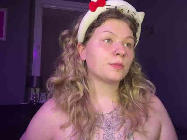 AlinaSweet webcam