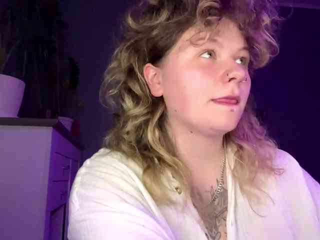 AlinaSweet webcam