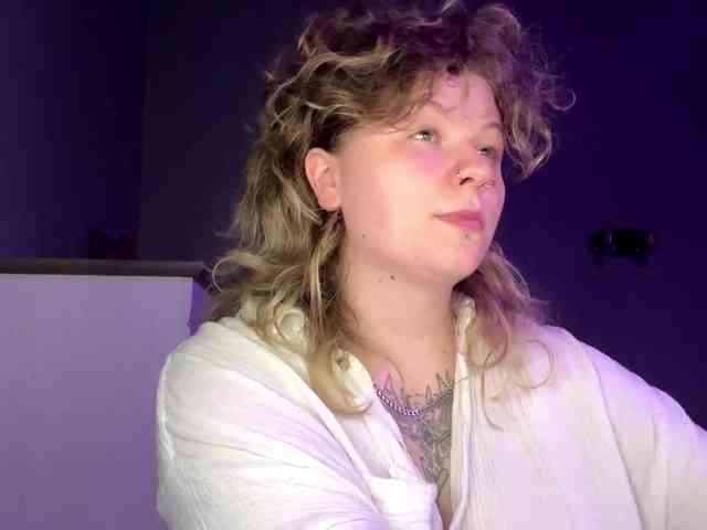 AlinaSweet webcam