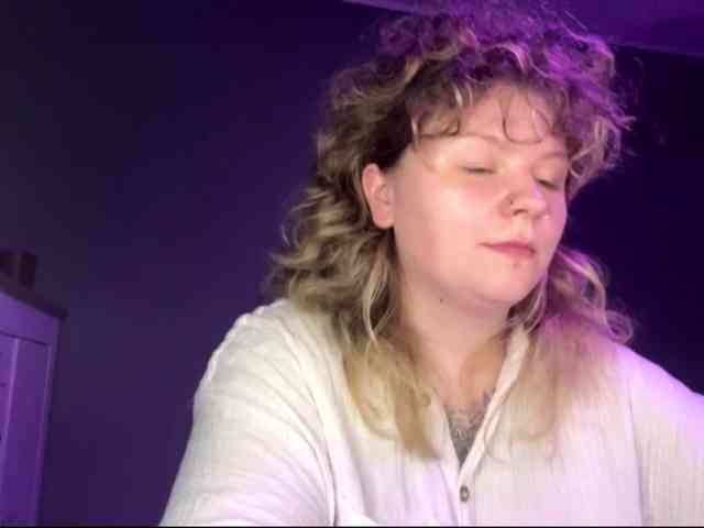 AlinaSweet webcam