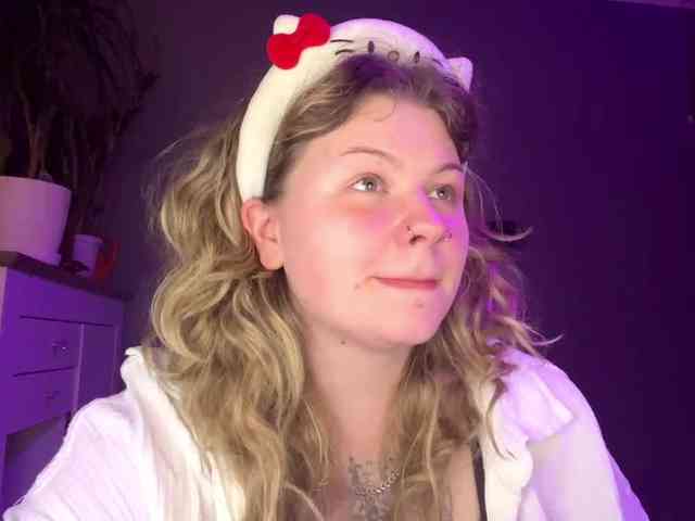 AlinaSweet webcam