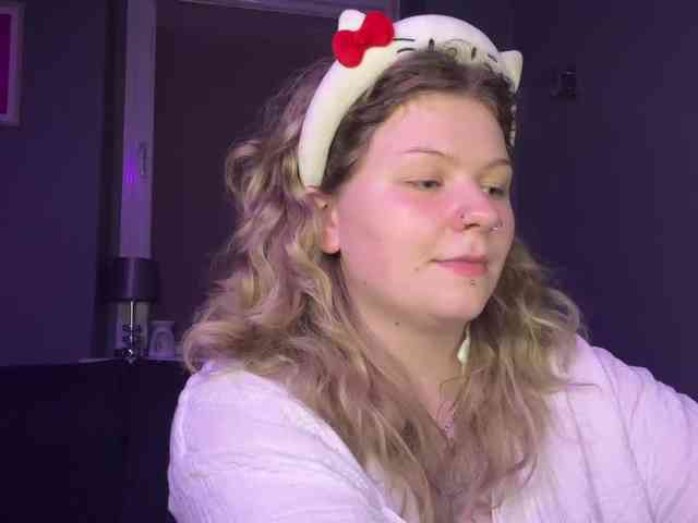 AlinaSweet webcam