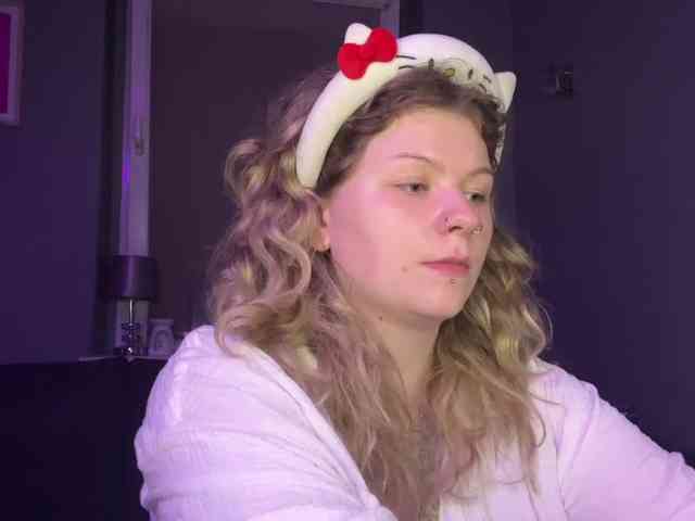 AlinaSweet webcam