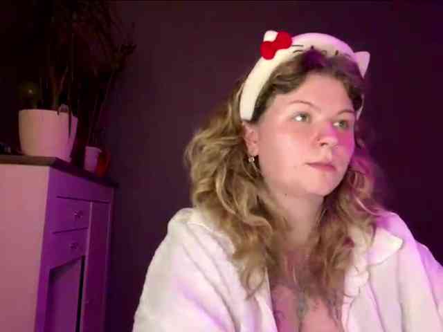 AlinaSweet webcam
