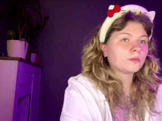 AlinaSweet webcam