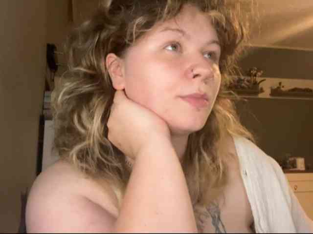 AlinaSweet webcam