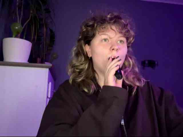 AlinaSweet webcam