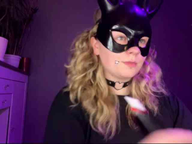 AlinaSweet webcam