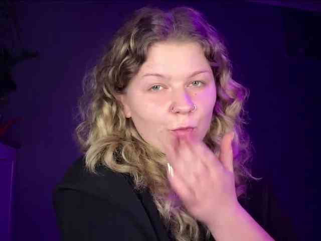 AlinaSweet webcam