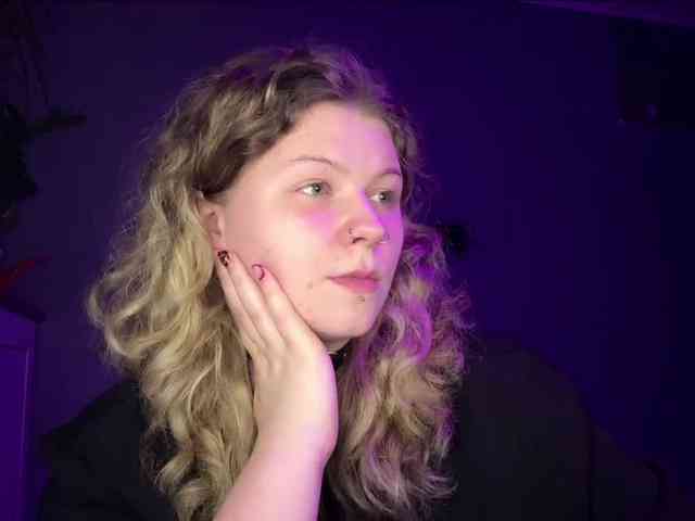 AlinaSweet webcam