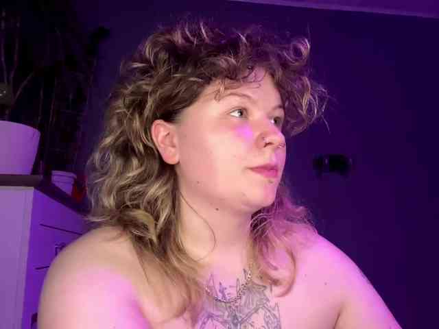 AlinaSweet webcam