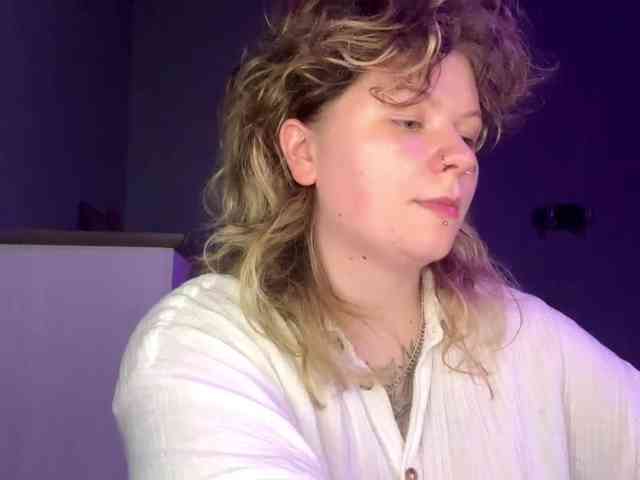 AlinaSweet webcam
