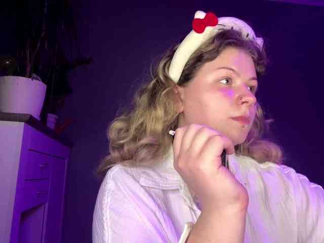 AlinaSweet webcam