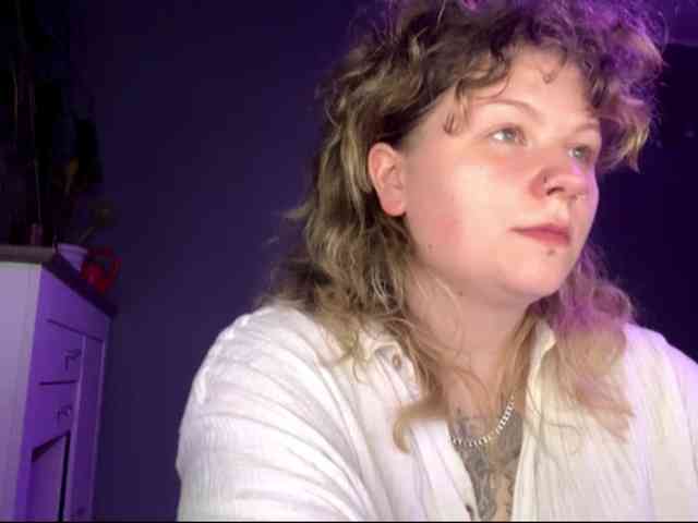 AlinaSweet webcam