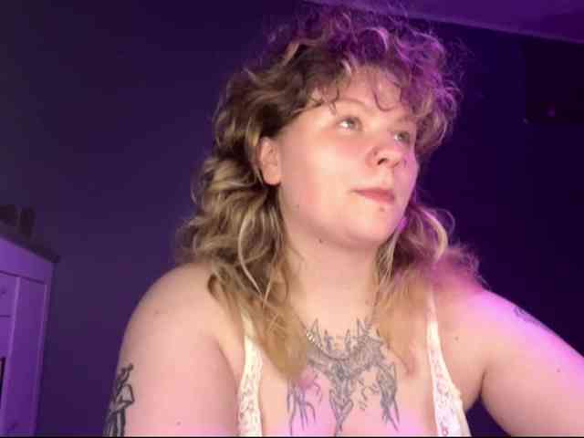 AlinaSweet webcam